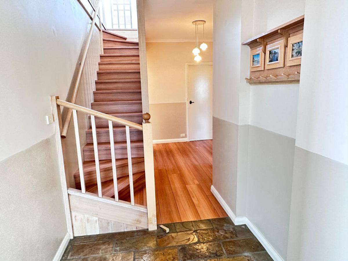 House 3 Mins Walk Bellerive, Hobart Holiday home *