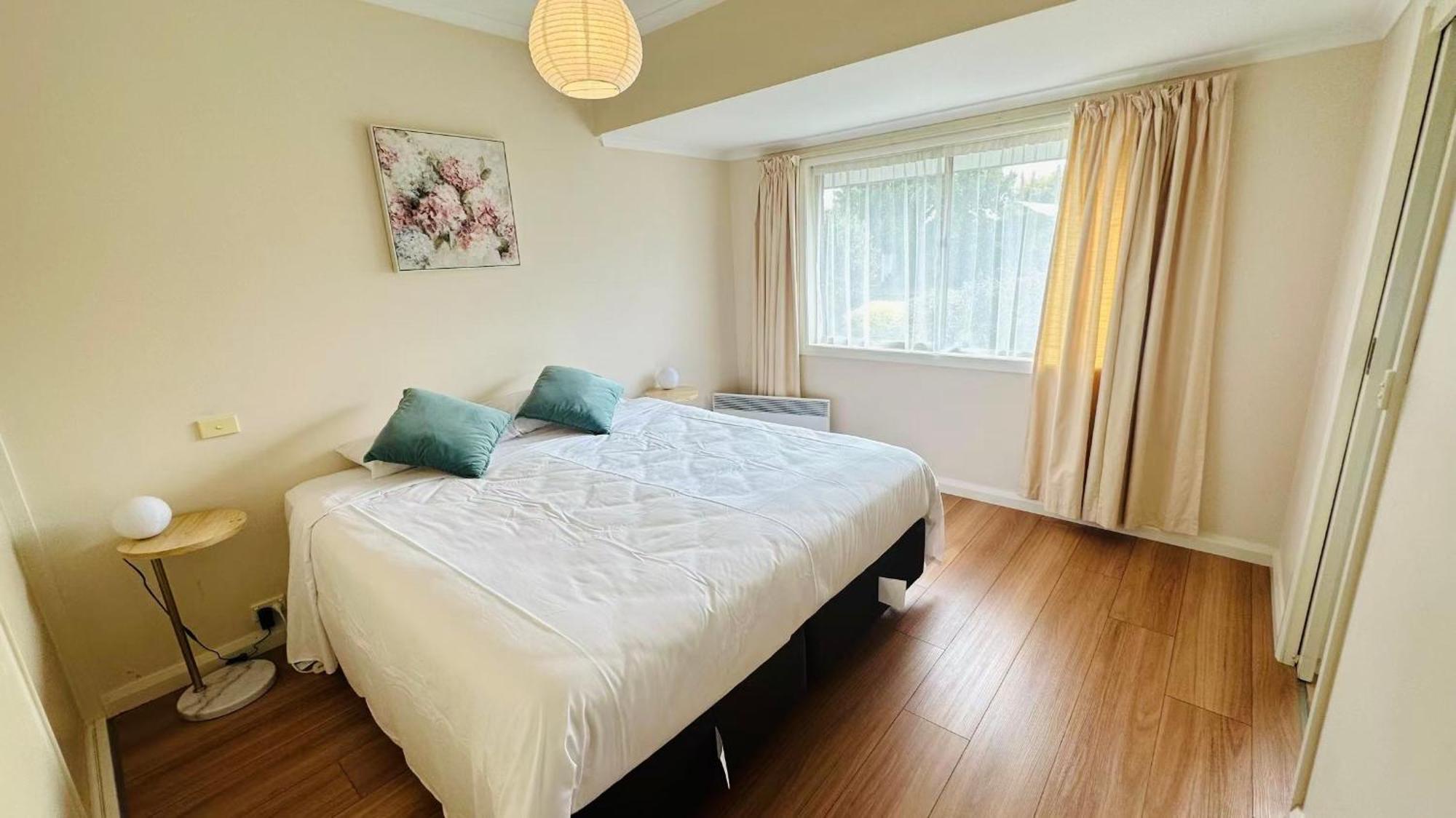 House 3 Mins Walk Bellerive, Hobart Holiday home