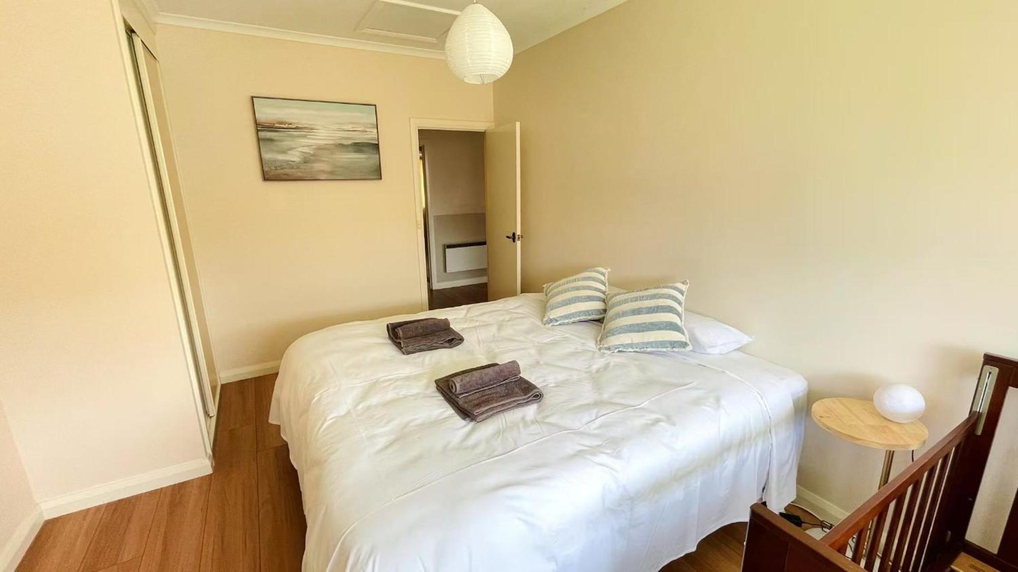 Holiday home House 3 Mins Walk Bellerive, Hobart